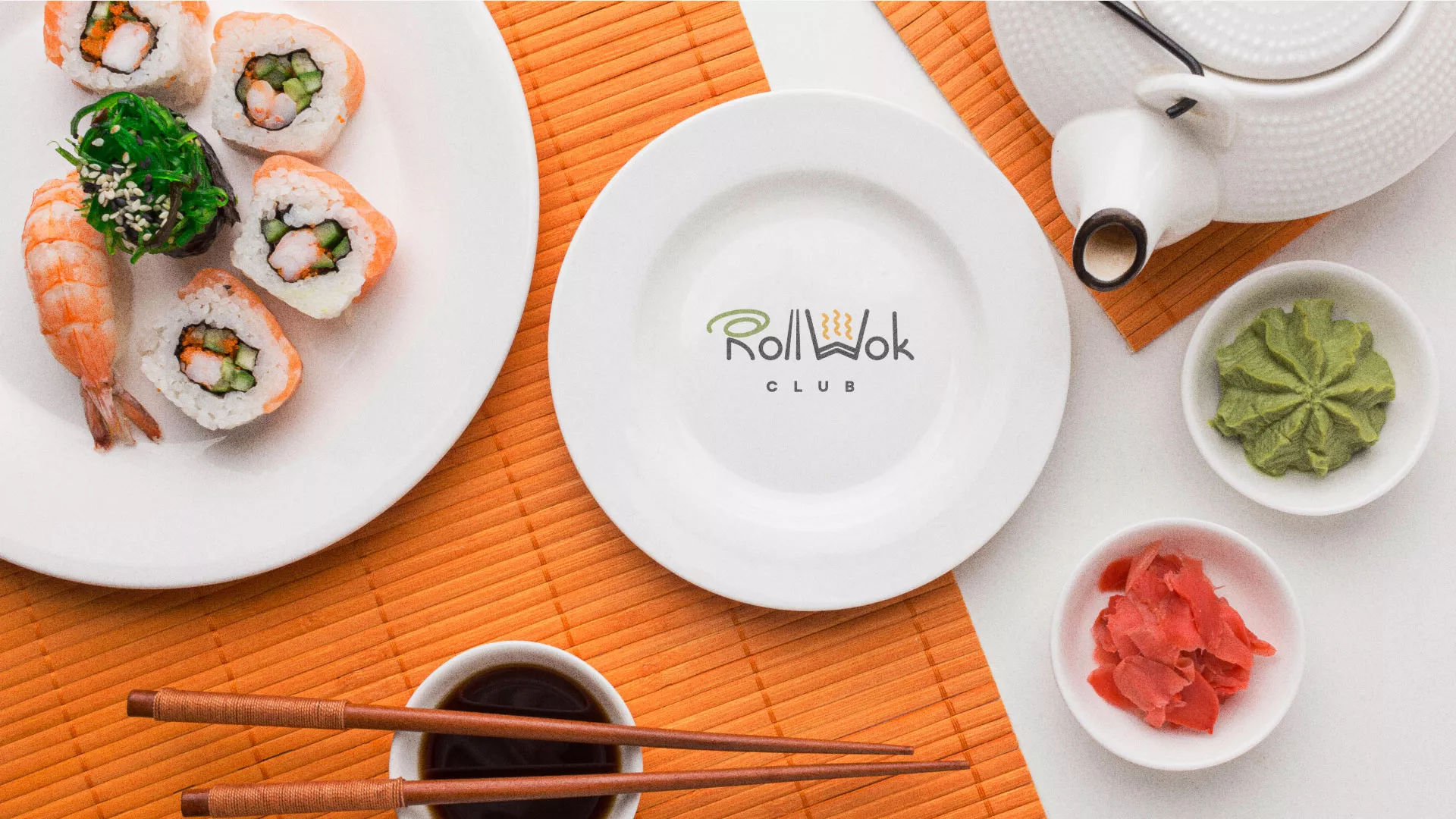 Разработка логотипа и фирменного стиля суши-бара «Roll Wok Club» в Лесозаводске